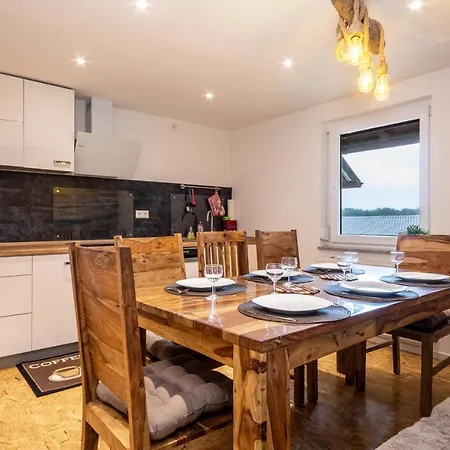 Apartment Ellenweiler Bis 15 P Friedrichshafen